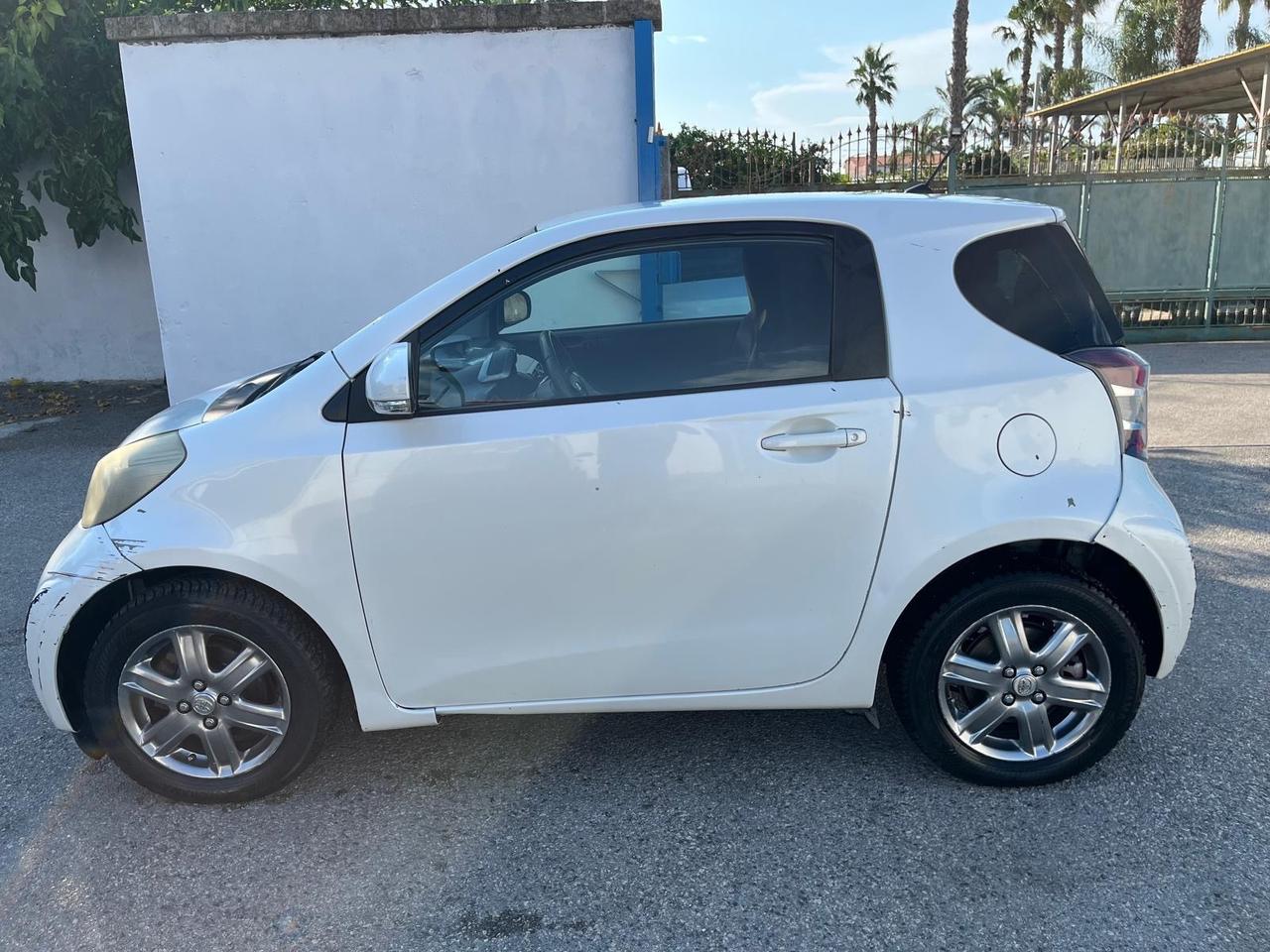 Toyota iQ-1.0 benz-c.autom-full-2009