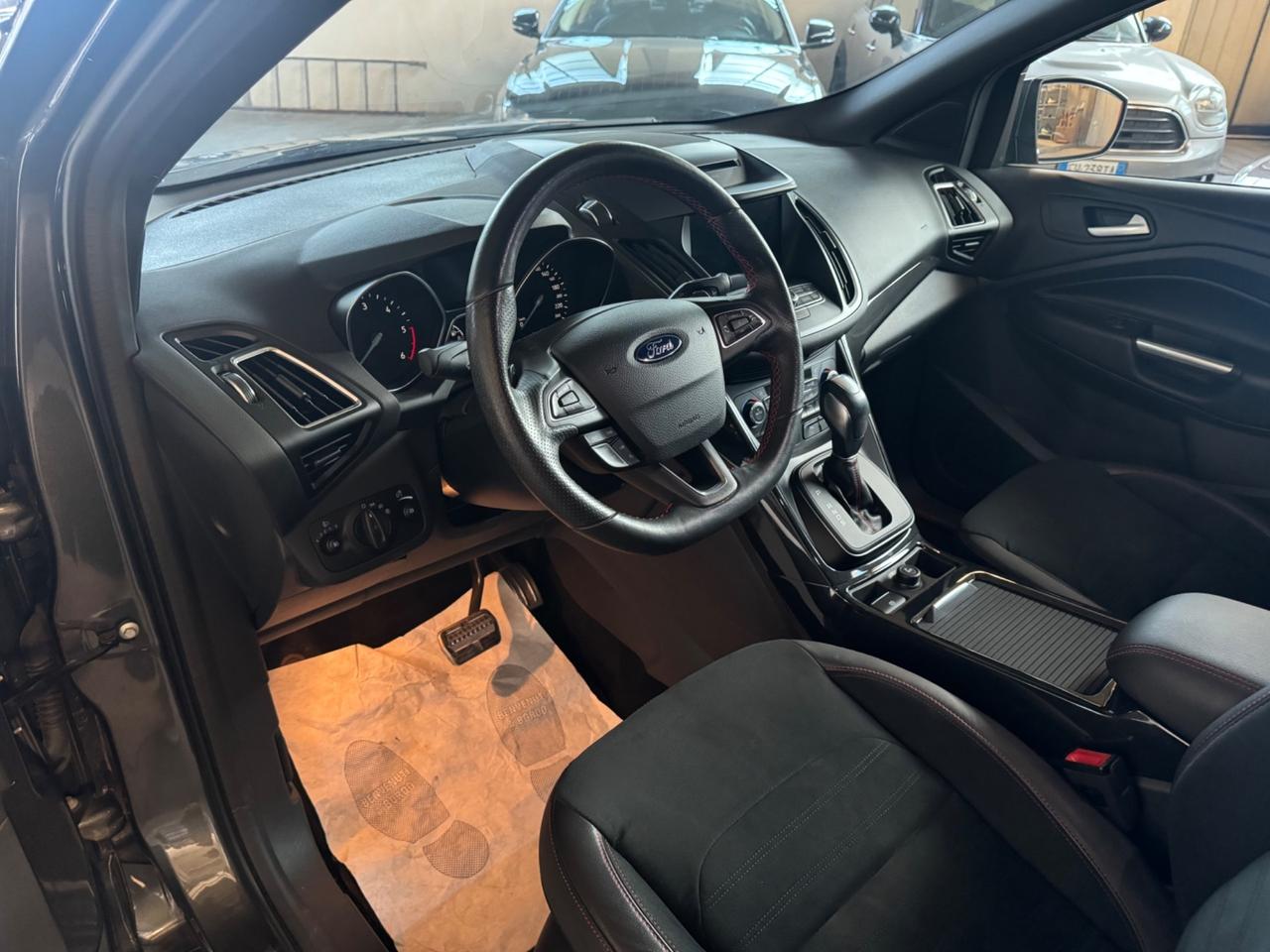 Ford Kuga 2.0 TDCI 150 CV S&S 4WD Powershift ST-Line
