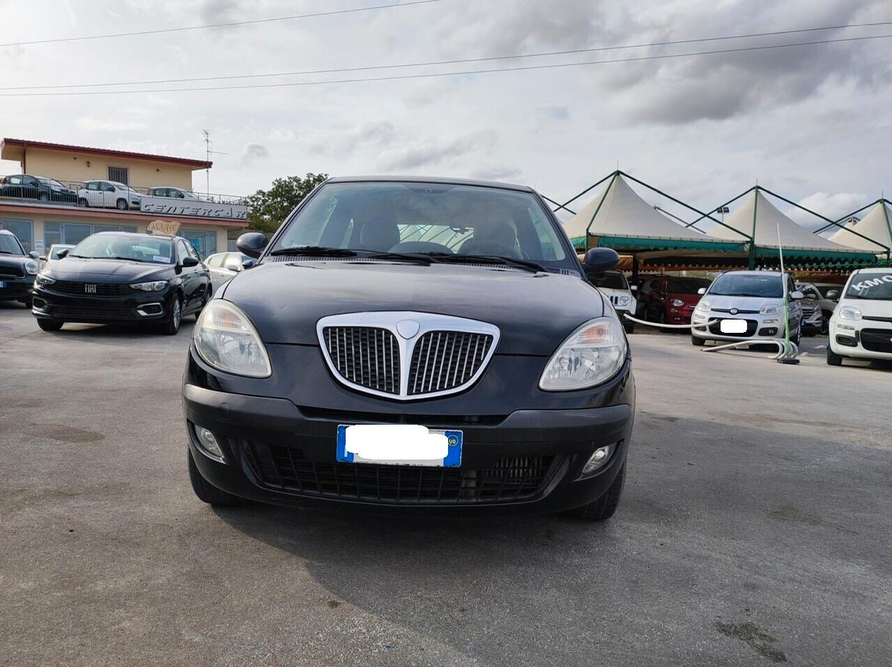 Lancia Ypsilon 1.3 MJT 75 CV Argento