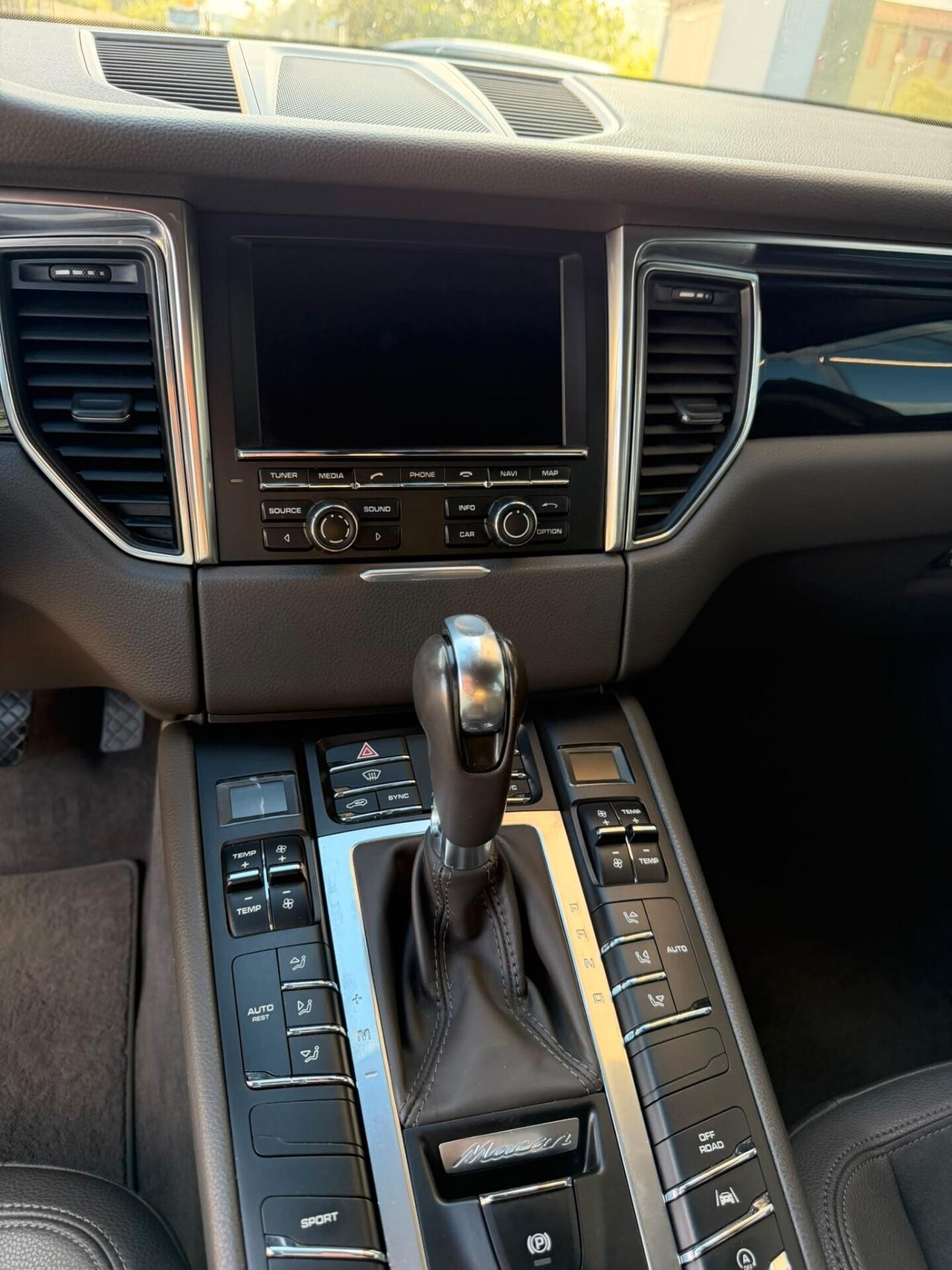 Porsche Macan 3.0 Diesel S / Book Service