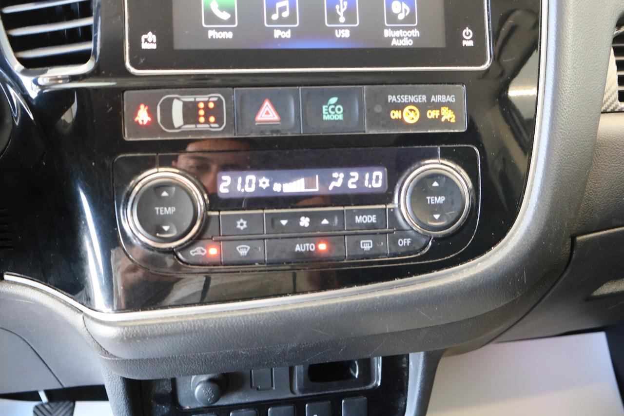Mitsubishi Outlander 2.2 Instyle awd 7POSTI