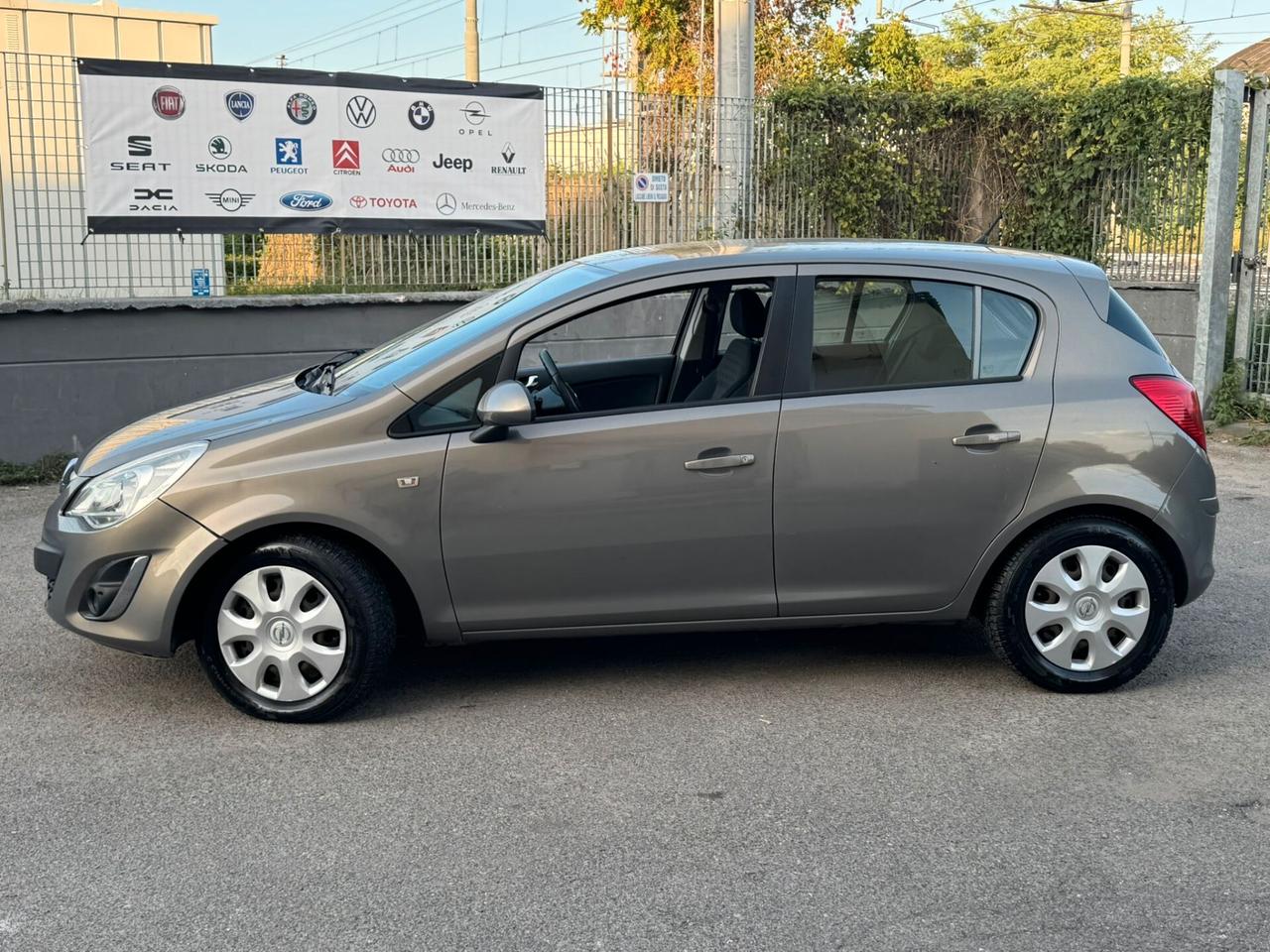 Opel Corsa 1.2 85CV 5 porte GPL-TECH Edition