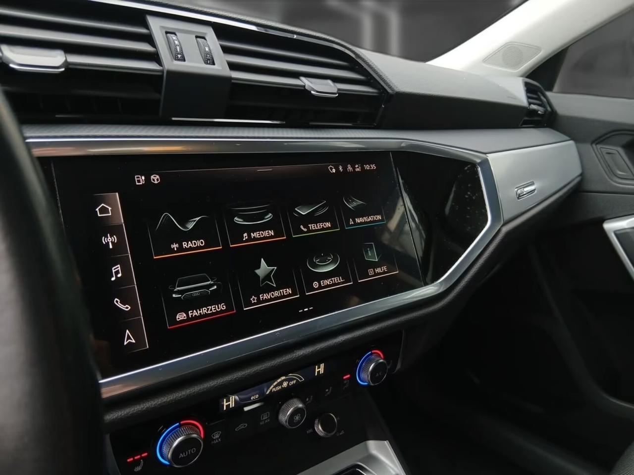 Audi Q3 45 TFSI e S tronic Business