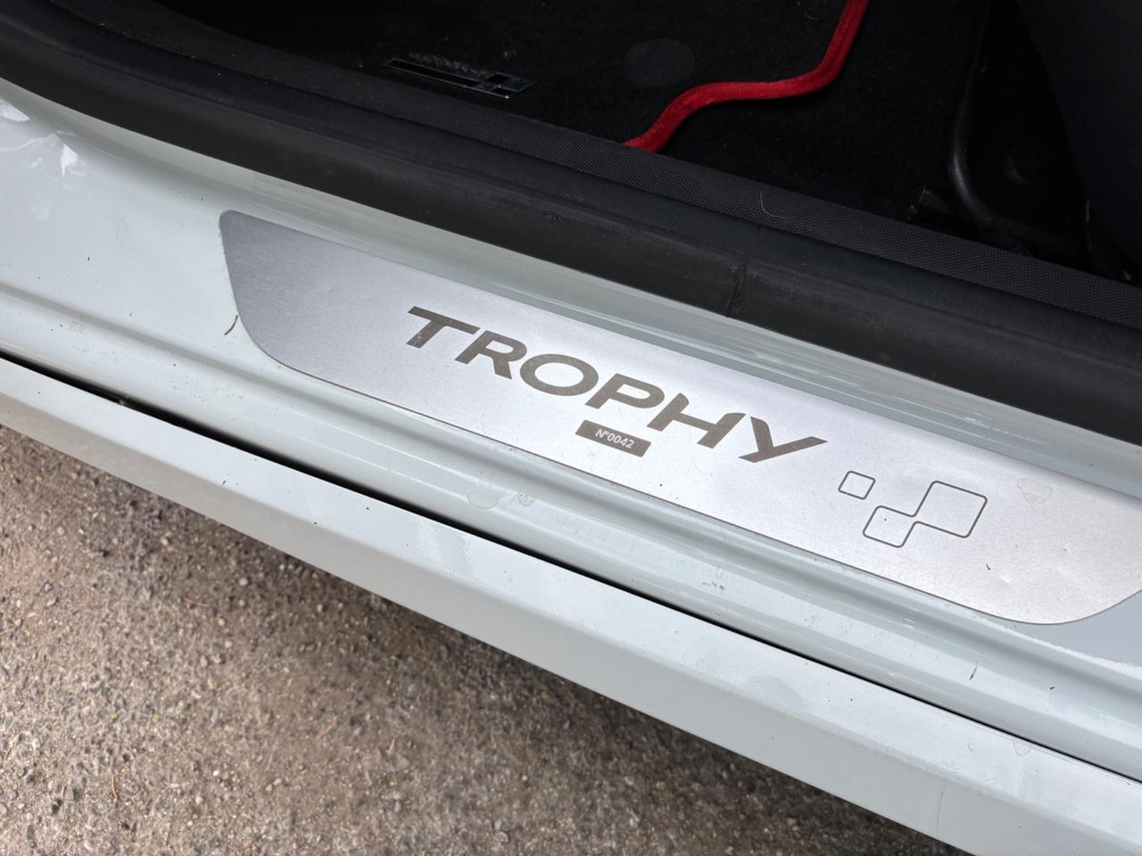 Renault Clio 1.6 T 220CV EDC RS Trophy