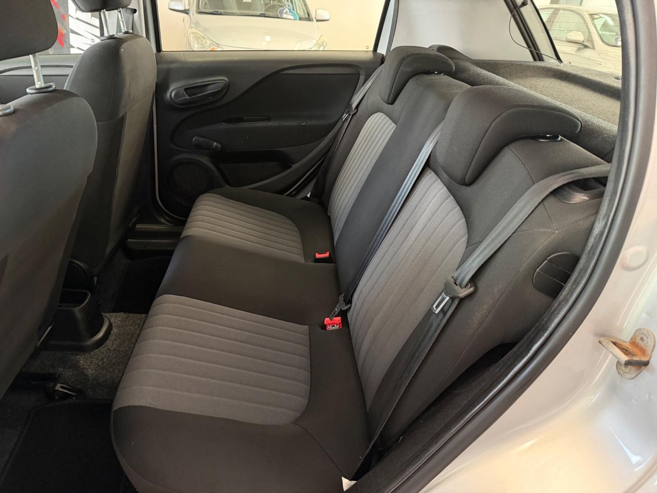 Fiat Punto 1.2 8V 5 porte Street