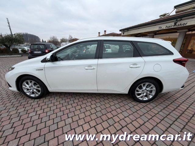 TOYOTA Auris Touring Sports 1.8 Hybrid