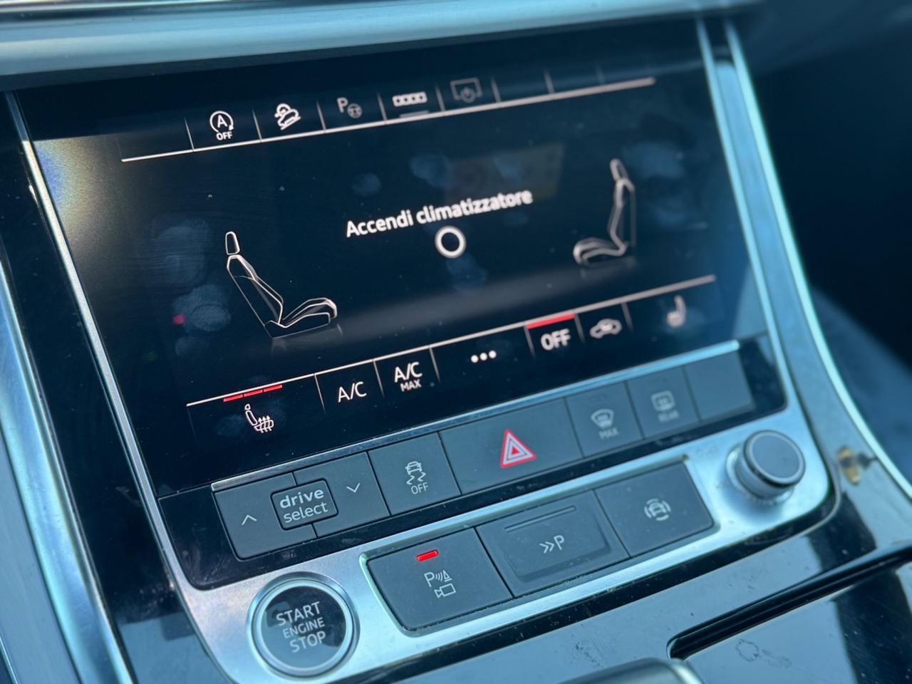 AUDI Q8 45 TDI QUATTRO S-LINE FULL IVA ESPOSTA