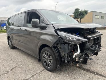 Ford Tourneo Custom Ibrido Plug-in 9 POSTI
