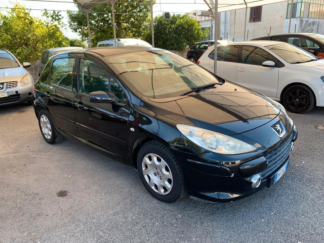 Peugeot 307 1.4 Benz. 88cv 5p. D-Sign