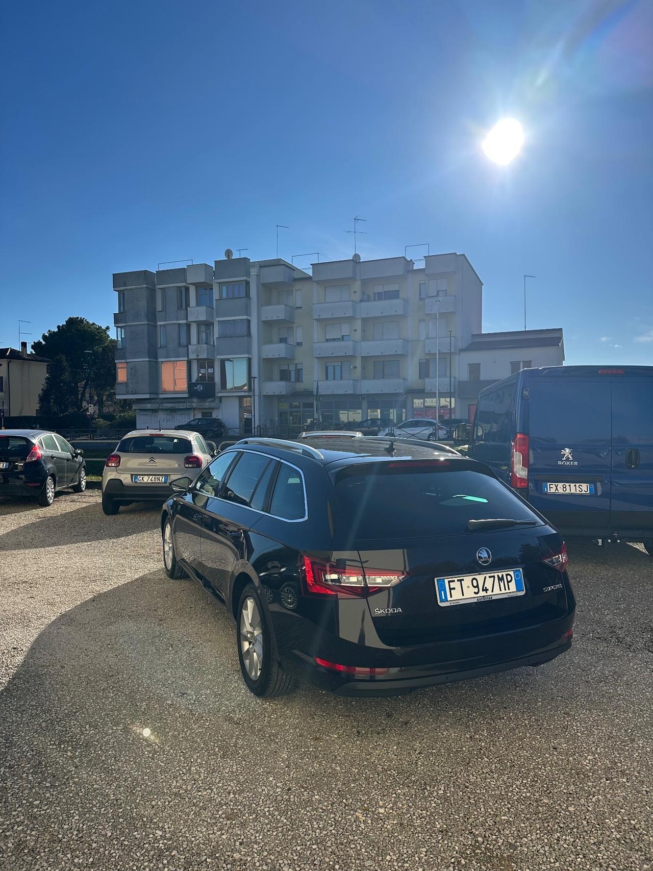 Skoda Superb 2.0 TDI 150 CV SCR DSG Wagon Executive