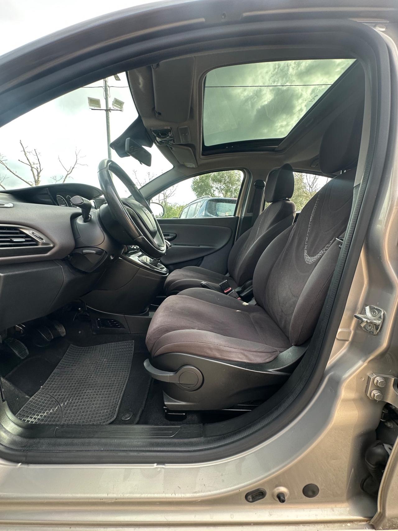 Lancia Ypsilon 1.2 69 CV 5 porte GPL Ecochic Platinum