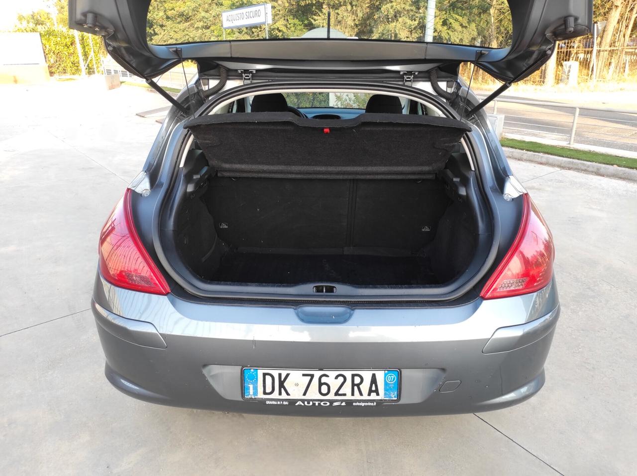 Peugeot 308 1.6 HDi - 90cv NEOPATENTATI