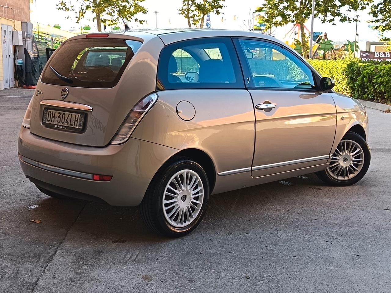 Lancia Ypsilon 1.2 benz 100.000km NEOPATENT
