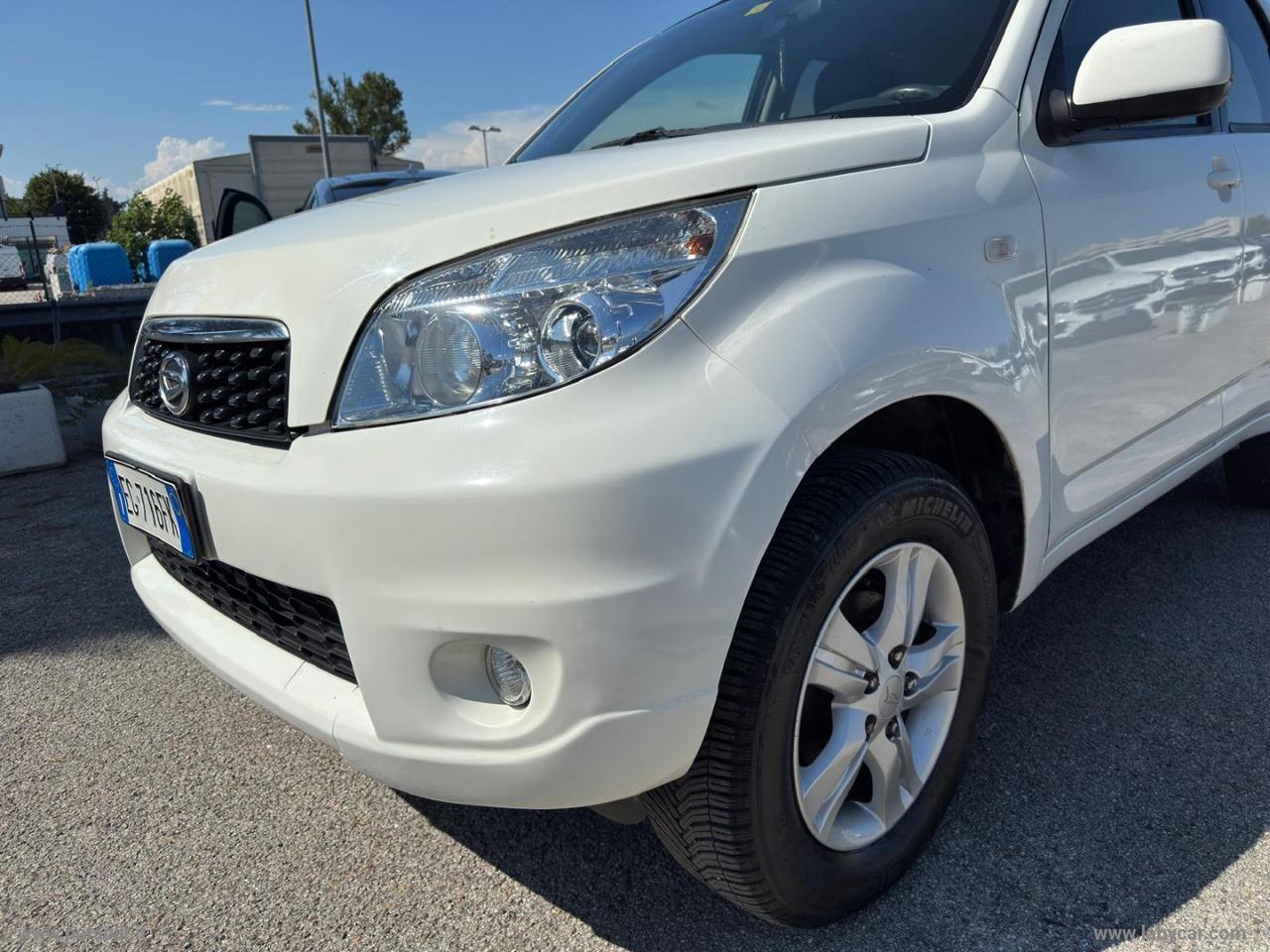 DAIHATSU Terios 1.5 2WD B You Five Think Pink