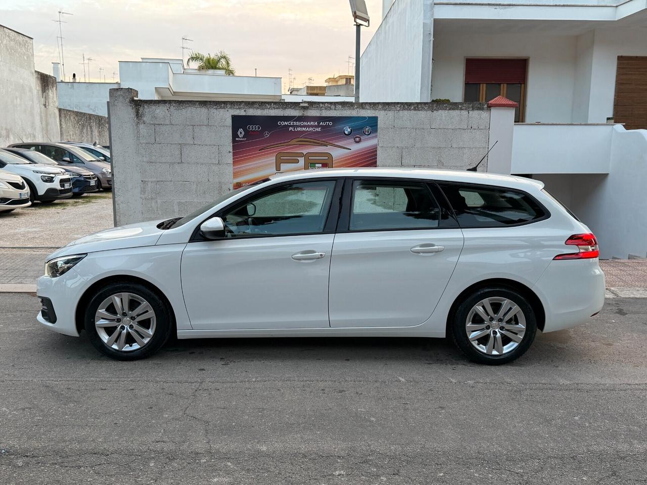 Peugeot 308 1.5 BlueHDi 100 SW NAVI CARPLAY – 2019