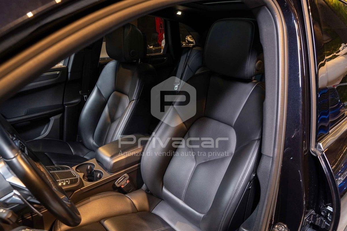 PORSCHE Macan 2.0