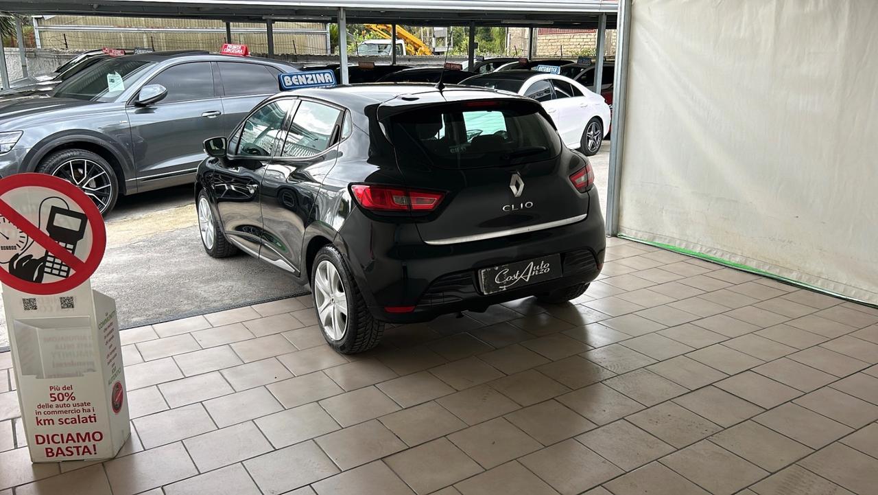 Renault Clio 1.2 Benz. 75 cv 2013 Neopatenati