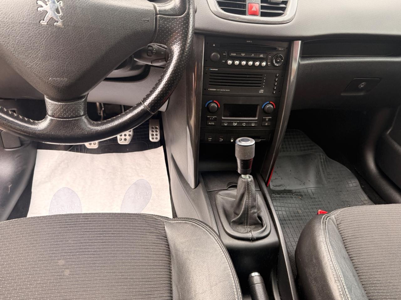 Peugeot 207 1.6 THP 150CV CC Féline