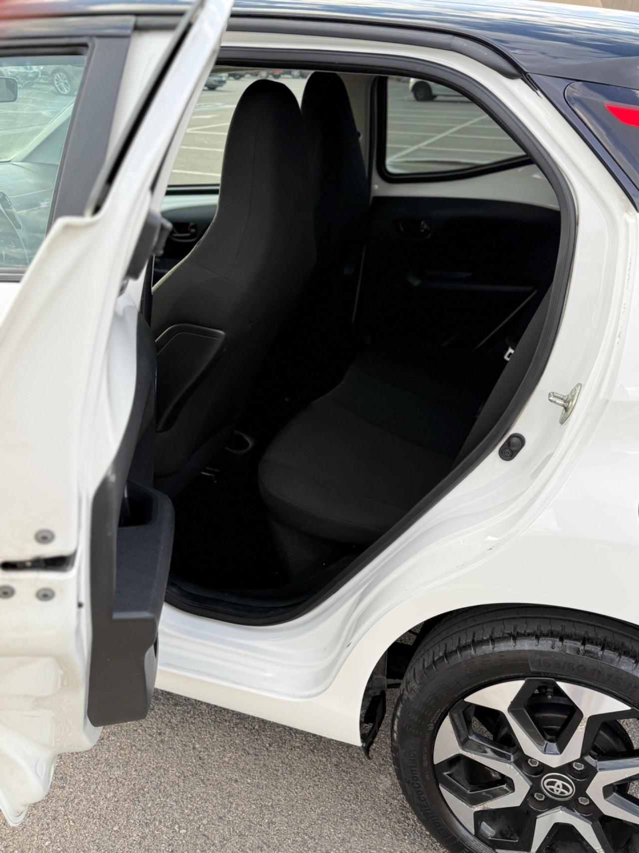 Toyota Aygo 1.0 VVT-i 69 CV 5 porte x-business