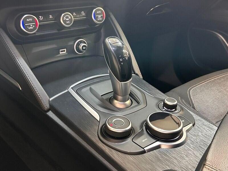 Alfa Romeo Stelvio 2.2 Turbodiesel 160 CV AT8 RWD Sport-Tech