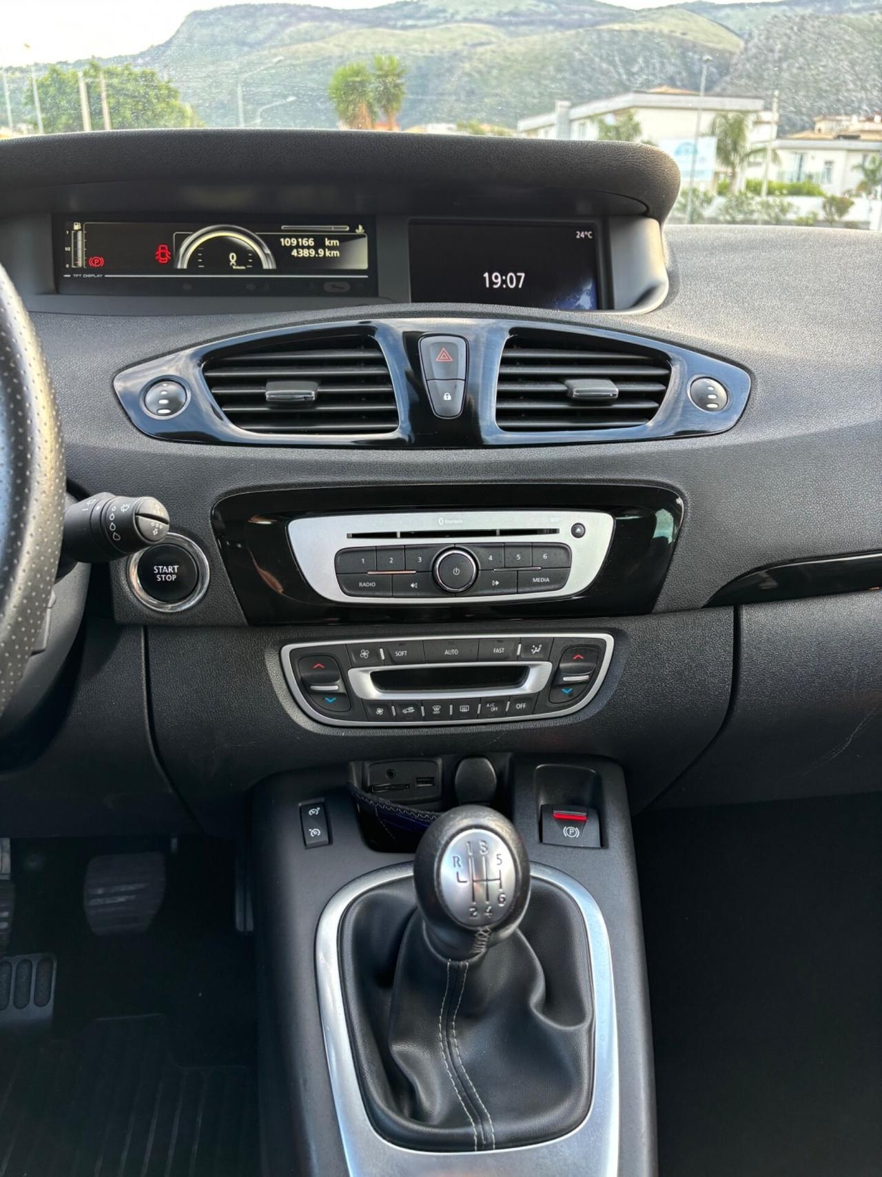 Renault Scenic Scénic XMod dCi 110 CV EDC Bose