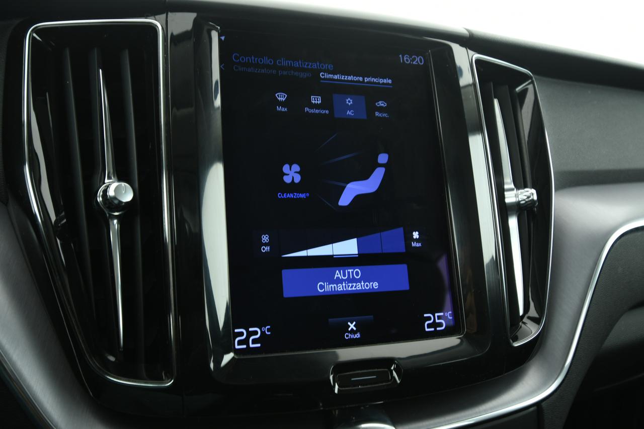 VOLVO XC60 2.0 b4 Momentum Pro awd auto CAMERA+APP CONNECT