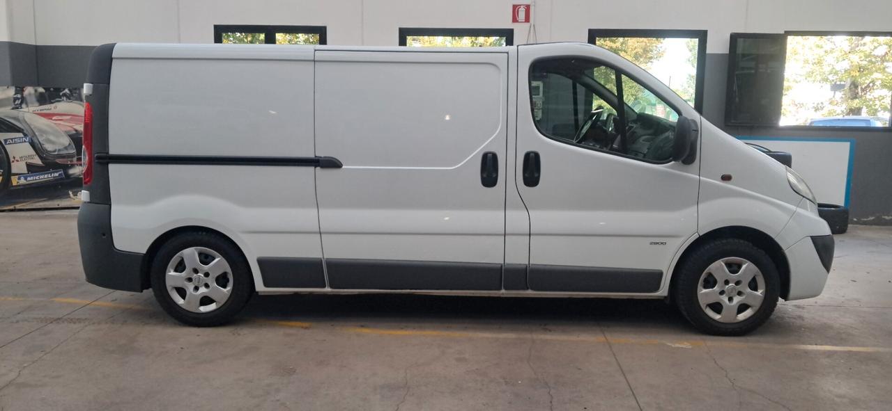 Opel Vivaro 2.0 cdti p.lungo
