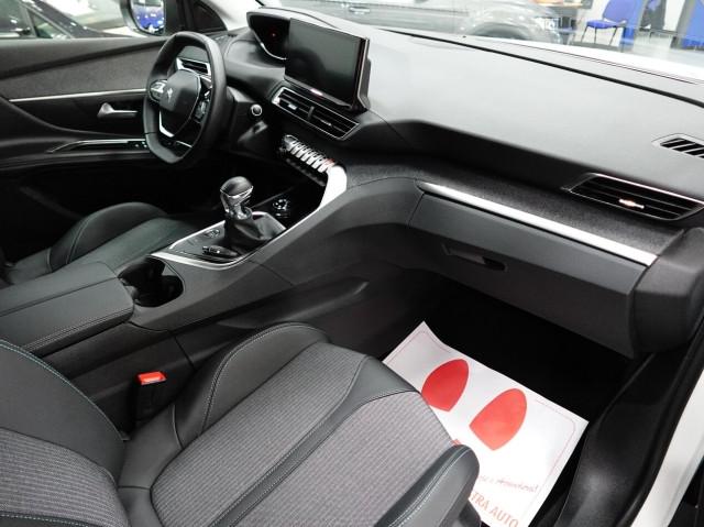 Peugeot 3008 II 1.5 BlueHDI 130 CV ALLURE