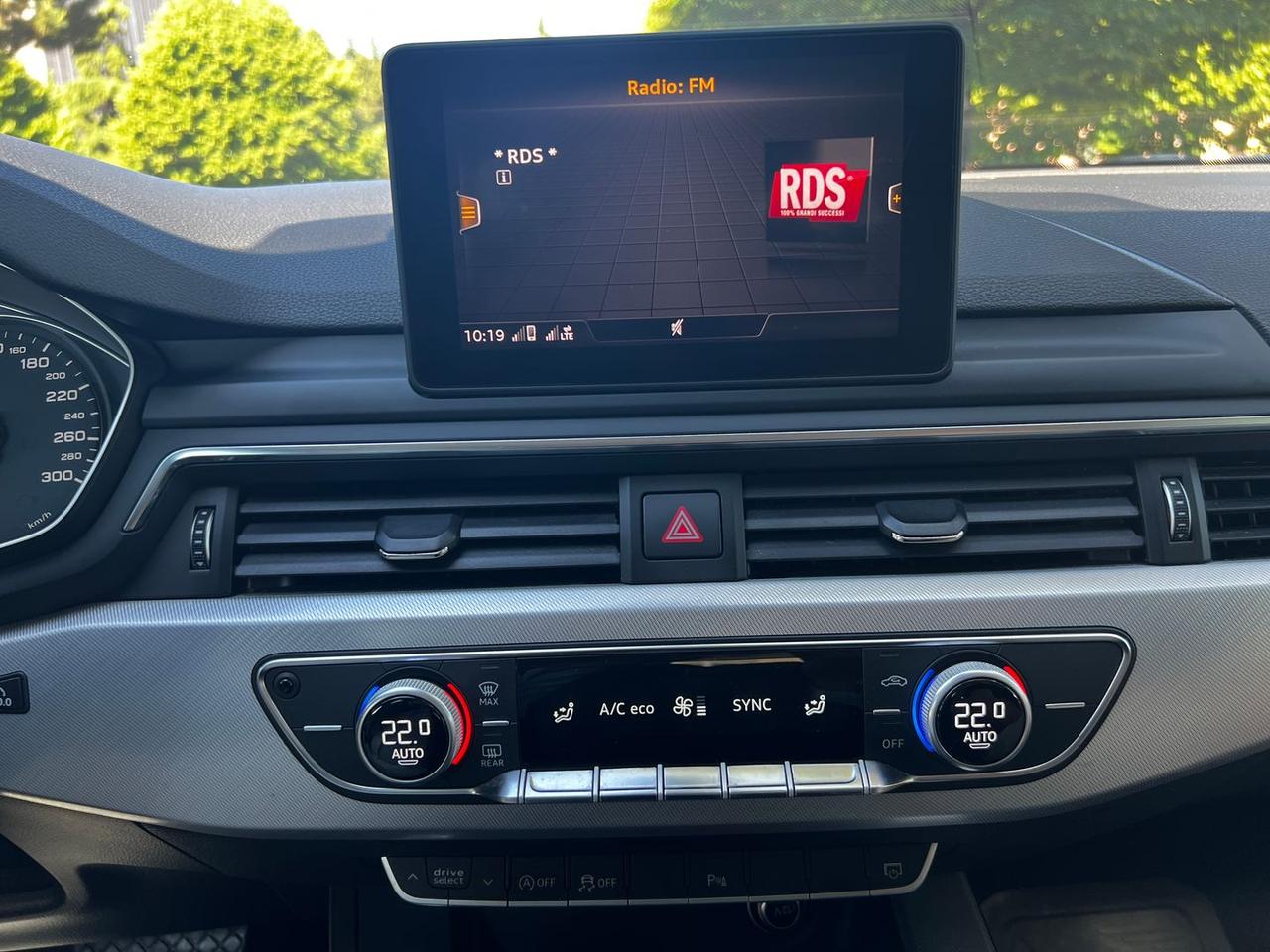 Audi A4 2.0 35 TDI Sport #11120
