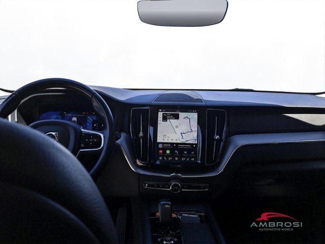 VOLVO XC60 B4 (d) AWD automatico Ultimate Dark