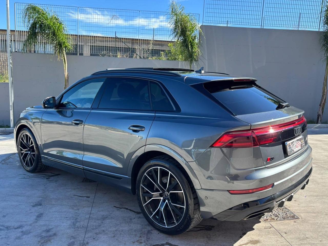 Audi Q8 SUV S line edition