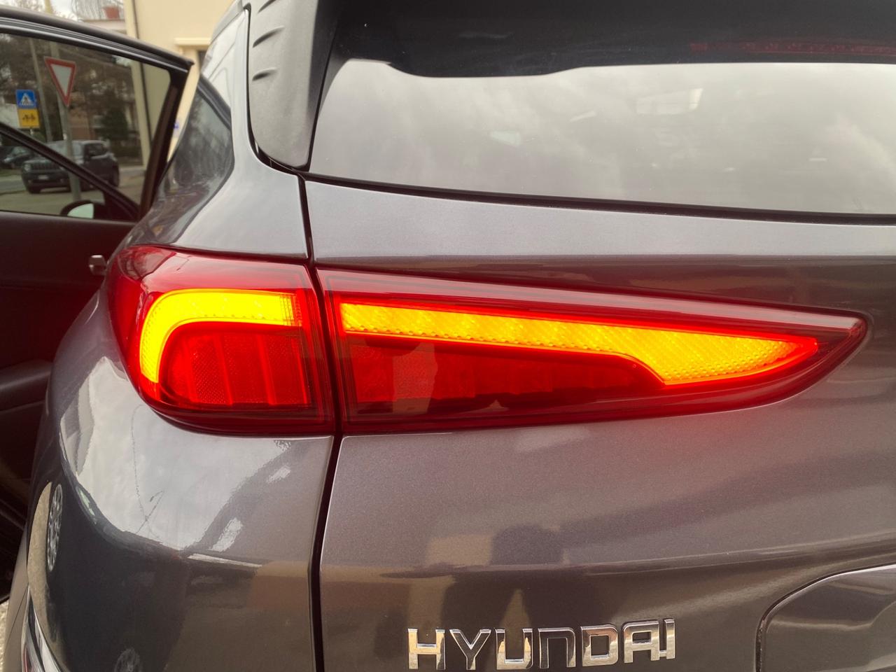 Hyundai Kona 1.0 T-GDI Hybrid 48V iMT XLine NEOPATENTATI!!!
