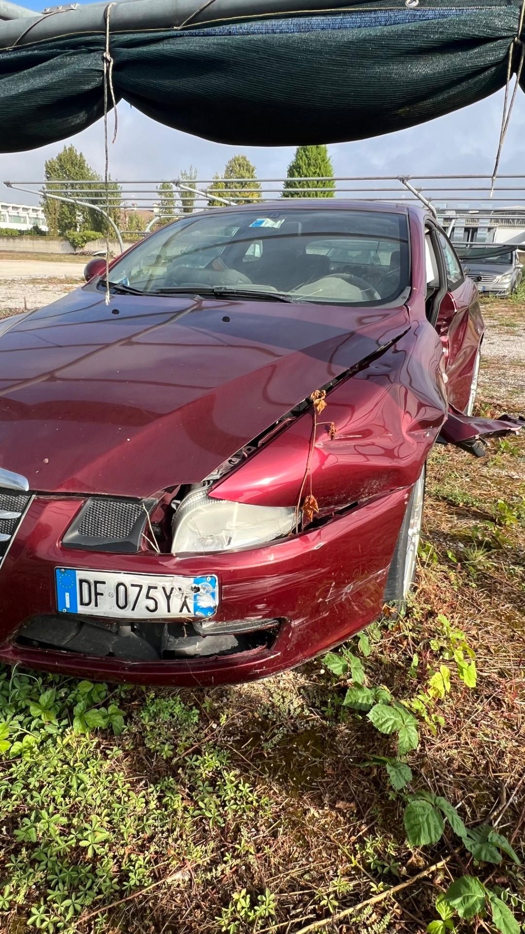Alfa Romeo GT 3.2 V6 24V cat rottamata
