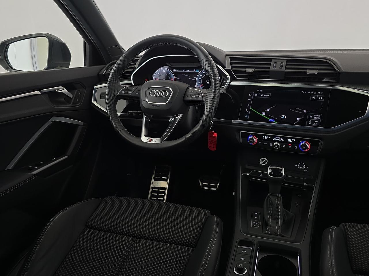 Audi Q3 35 2.0 tdi s line edition s-tronic