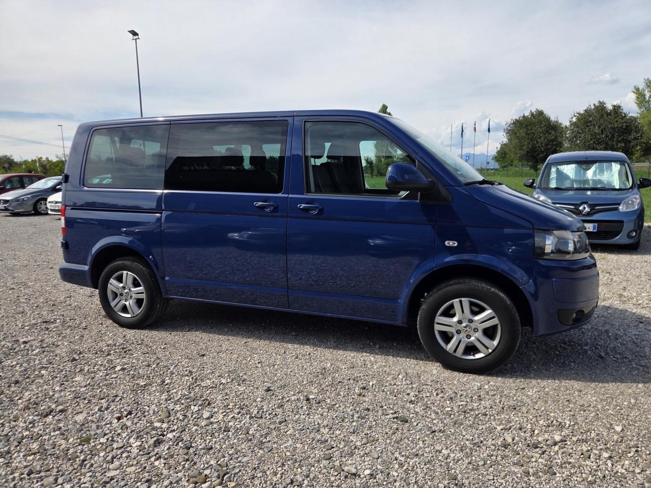 VENDIAMO VOLKSWAGEN T5 TRANSPORTER 9 POSTI 2.0TDI