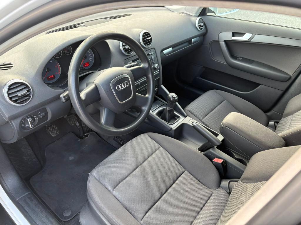 Audi A3 Sportback 1.6 tdi Young Edition 90cv ADATTA NEOPATENTATI