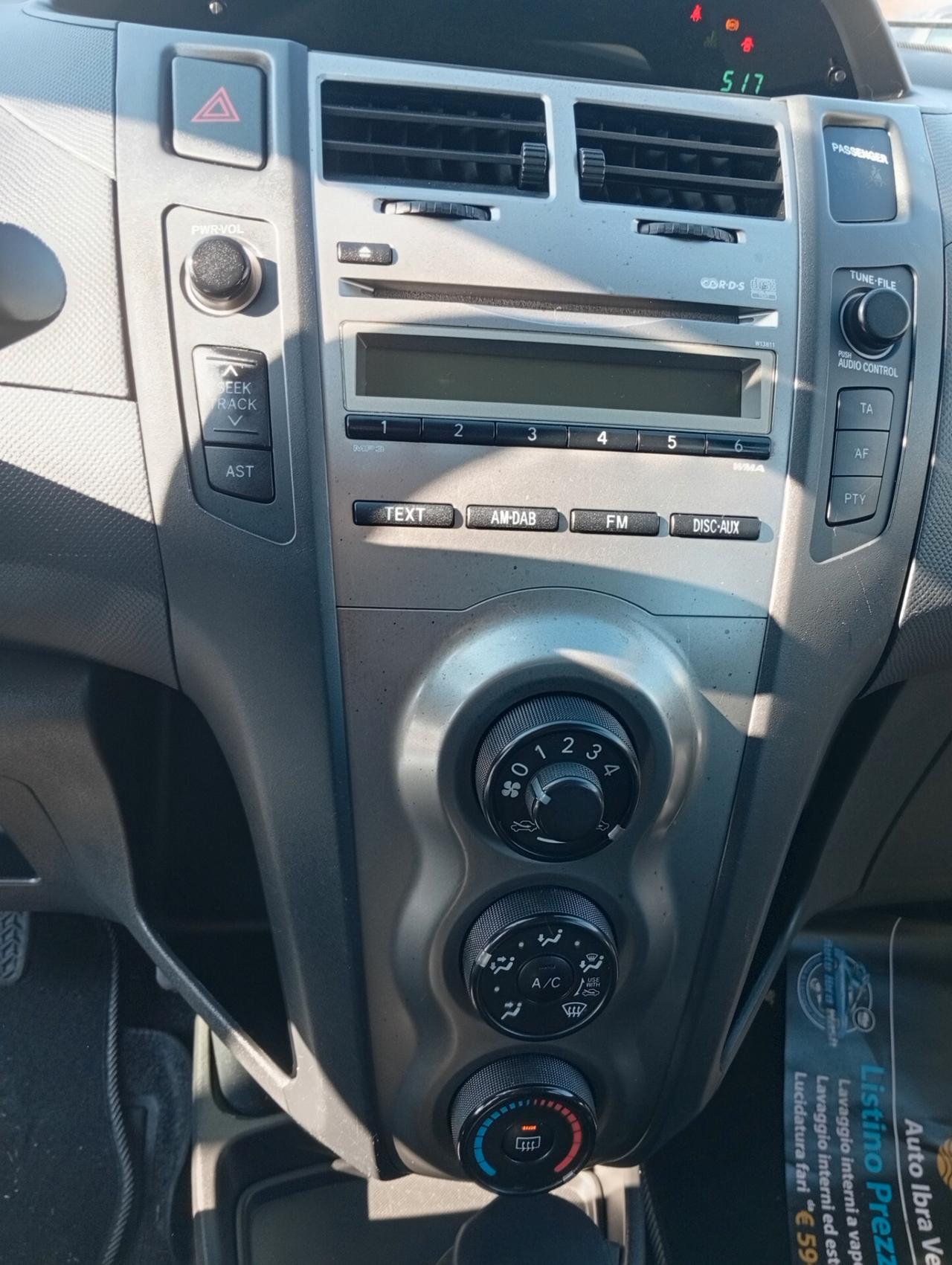 Toyota Yaris 1.0 5 porte