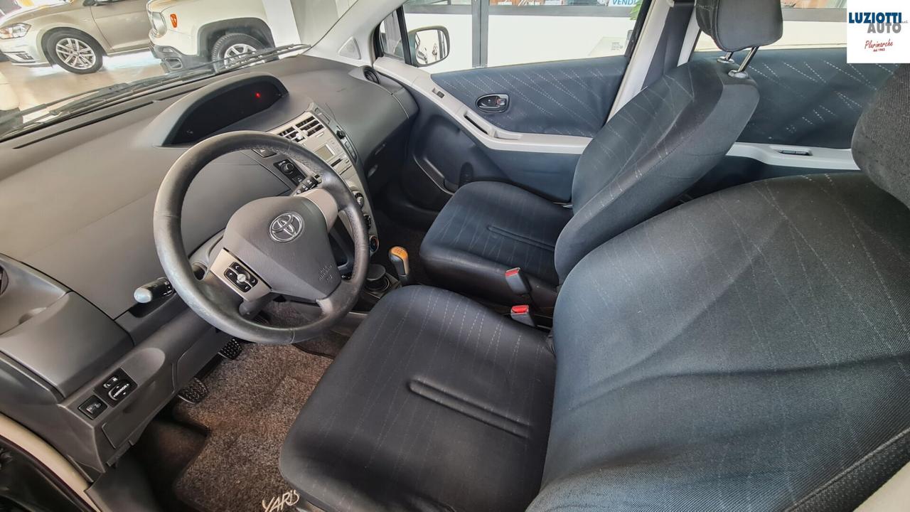 Toyota Yaris 1.3 5P LUNA