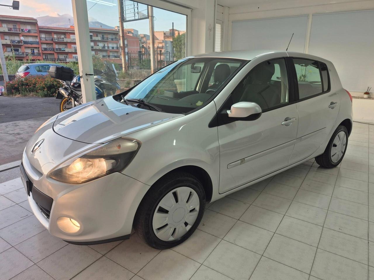 Renault Clio 1.2 16V 5 porte NAVIGA-SENSORI-PARCH-