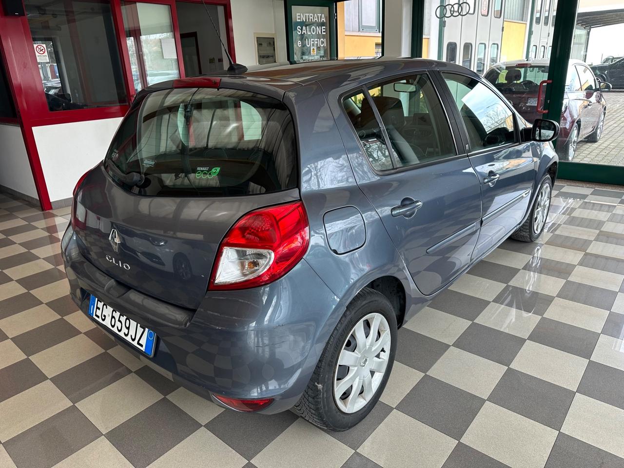 Renault Clio 1.2 75Cv Neopatentati