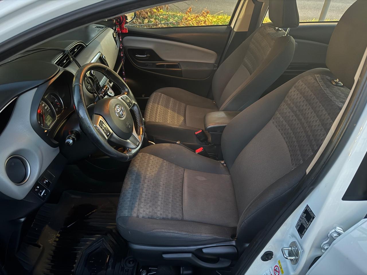 Toyota Yaris 1.0 5 porte neopaten garanzia 12 mesi