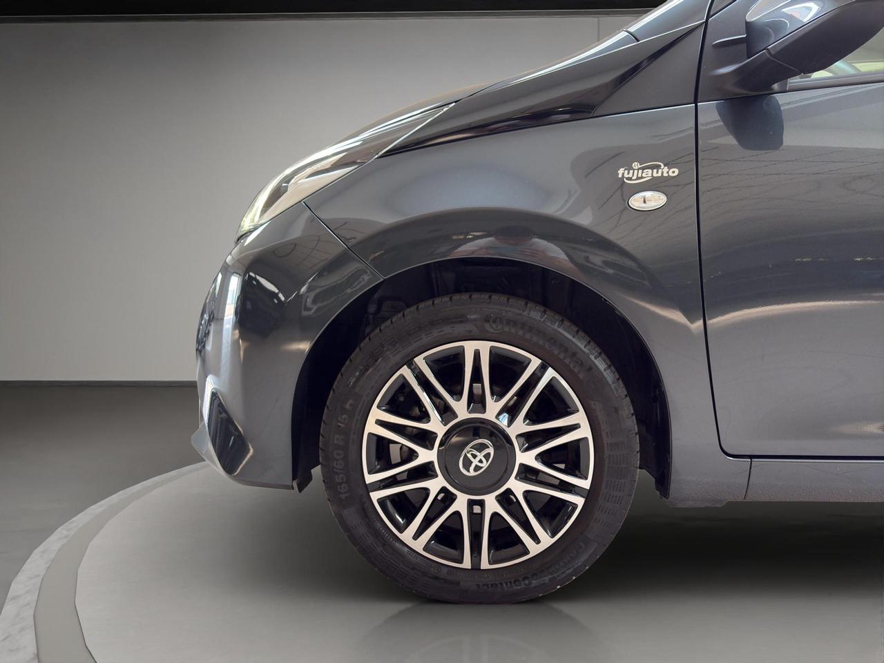 Toyota Aygo 5p 1.0 x-play 72cv