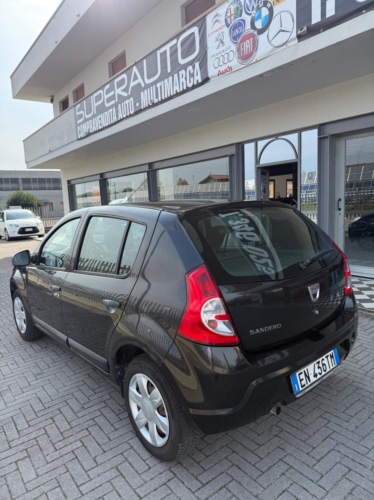 Dacia Sandero 1.2 16V GPL 75CV Embleme