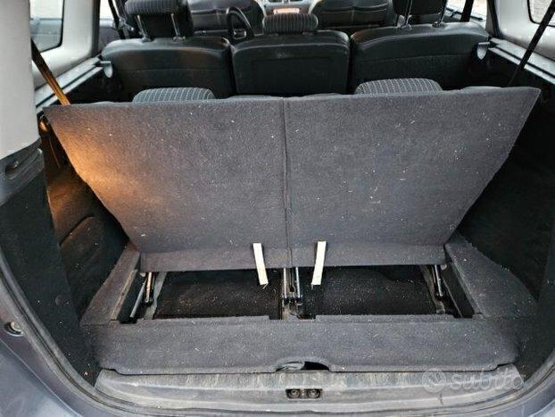 Renault Scenic 7 POSTI VALUTIAMO USATO/SCAMBIO