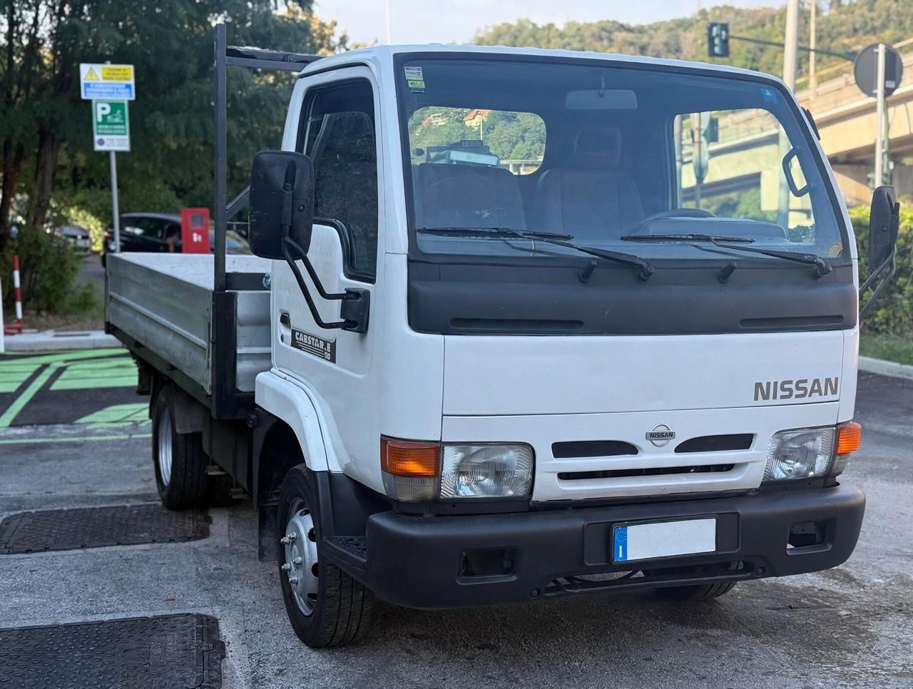 Nissan cabstar 2.5 diesel furgone aperto