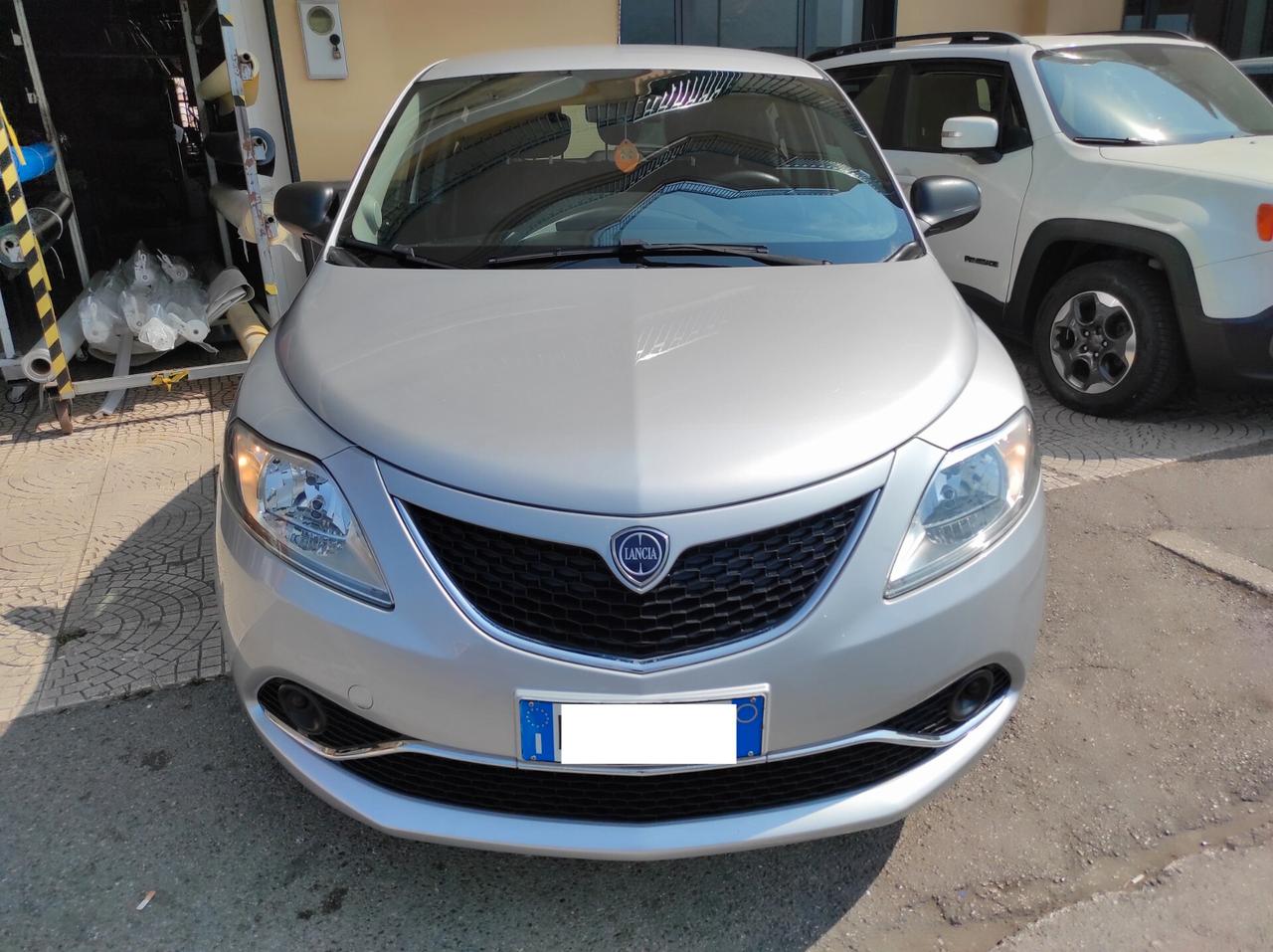 Lancia Ypsilon 2016 1.2 benz Bluetooth Comand V