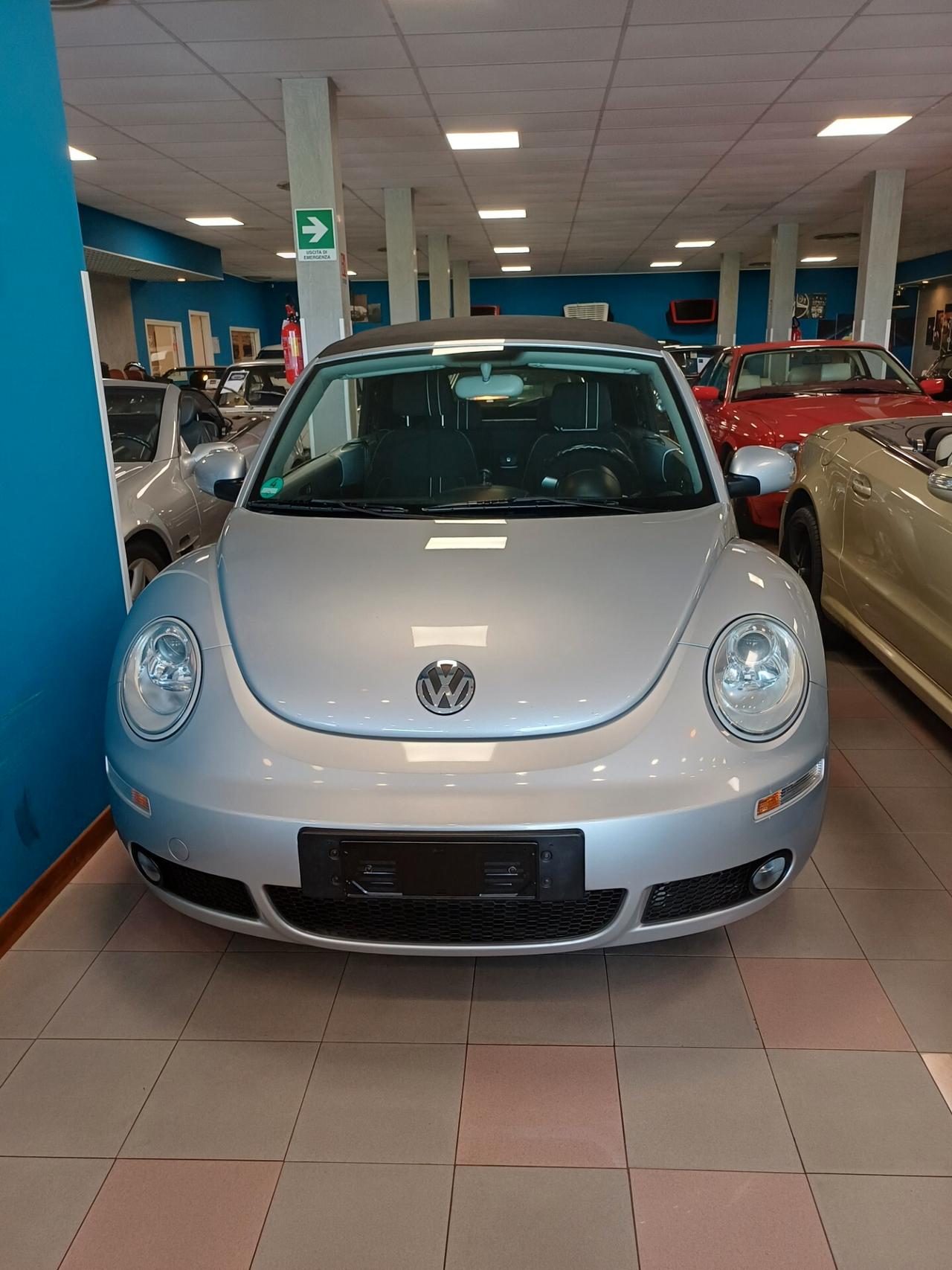 Volkswagen New Beetle 1.6 Cabrio NEOPATENTATI