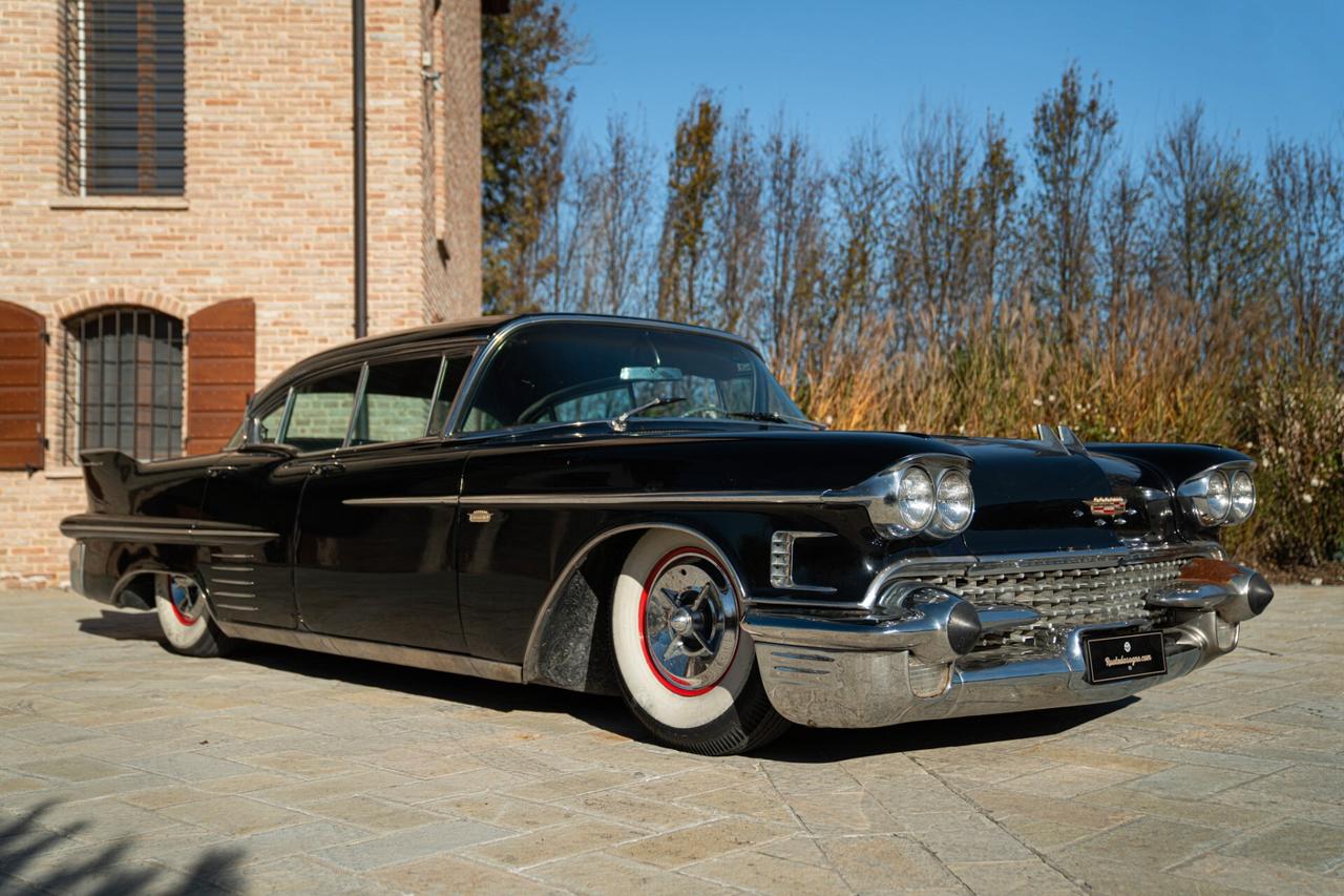 Cadillac Series 62 SPECIAL FLEETWOOD SEDAN - RDS01501