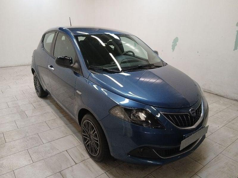 Lancia Ypsilon 1.0 firefly hybrid Gold s&s 70cv