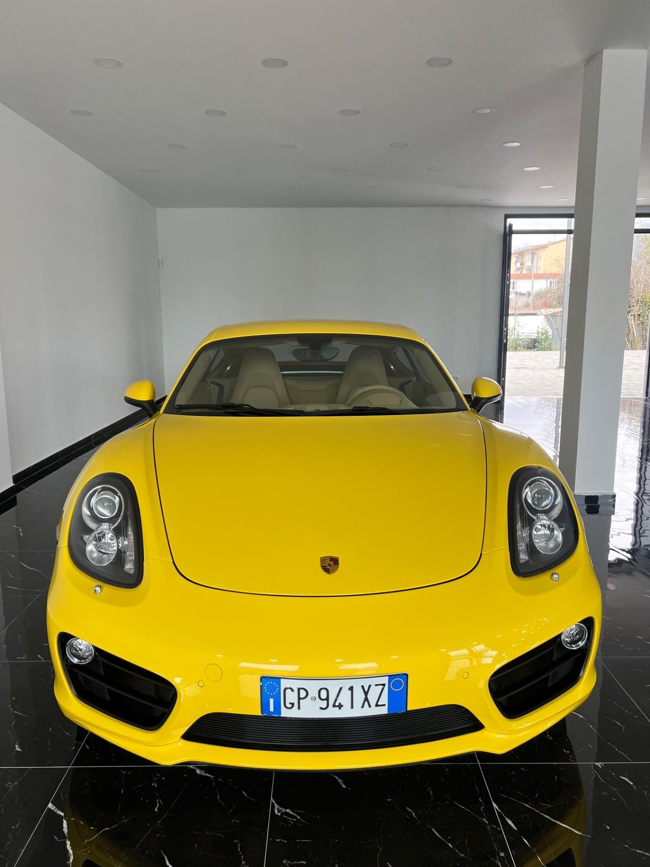 Porsche Cayman 2.7